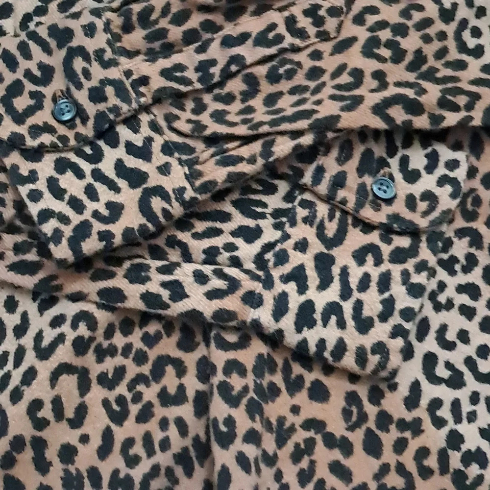Lands' End Women's Size Medium Animal Print 1/2 Button Sleep Shirt